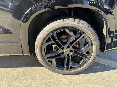 New 2026 Volkswagen Tiguan SE R-Line FWD image 6