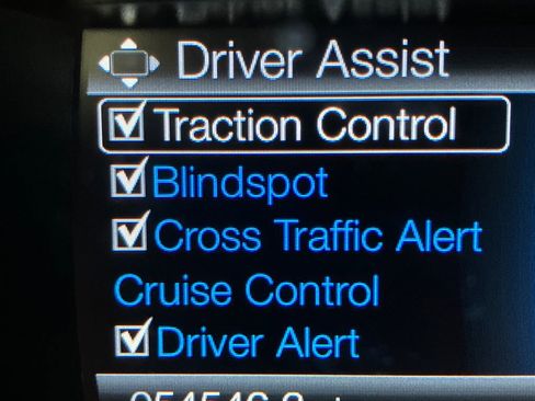 Used 2018 Ford Explorer XLT w/ Equipment Group 202A image 34