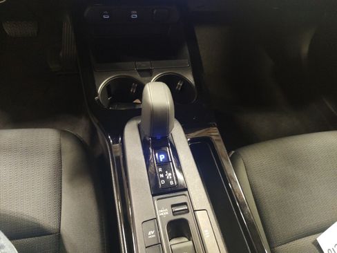 Used 2025 Toyota Prius LE FWD image 8
