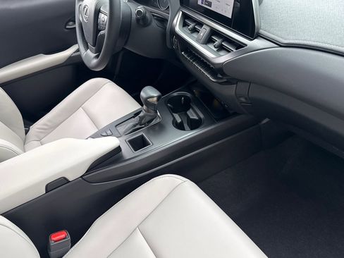 Certified 2024 Lexus UX 250h FWD image 32