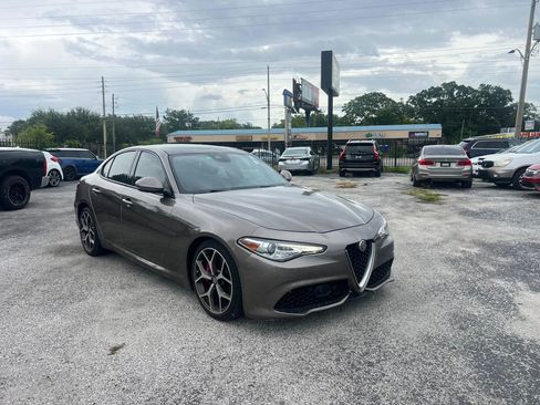 Used 2019 Alfa Romeo Giulia RWD image 6