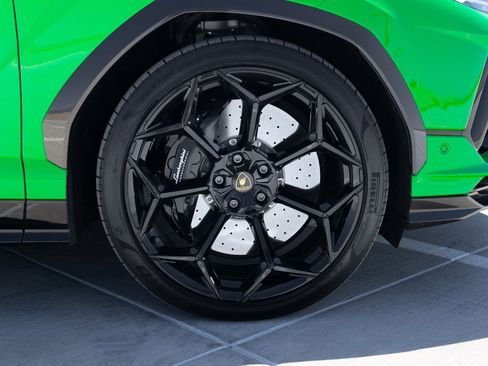 Used 2023 Lamborghini Urus Performante AWD/4WD image 17