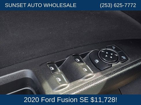 Used 2020 Ford Fusion SE FWD image 29