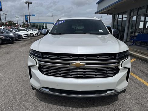 Used 2021 Chevrolet Suburban Premier w/ Premium Package RWD image 2
