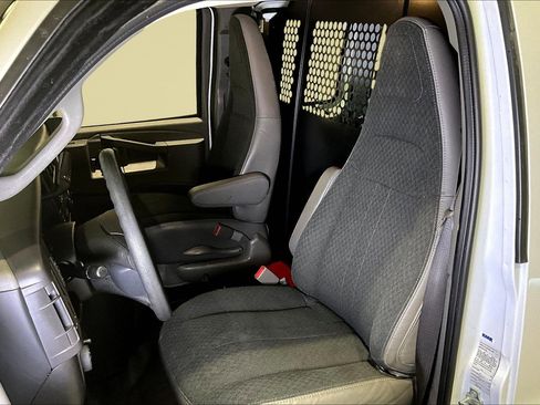 Used 2024 GMC Savana 2500 w/ Driver Convenience Package image 21