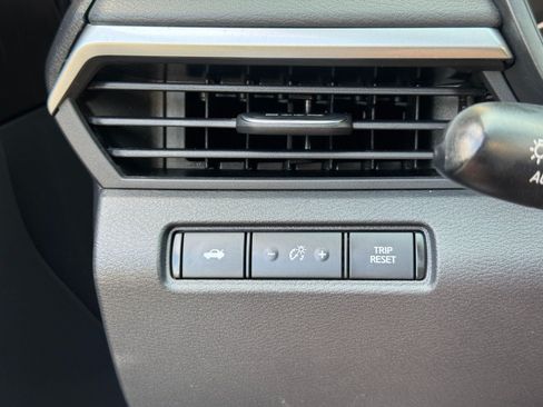 Used 2022 Nissan Altima 2.5 SV FWD image 16