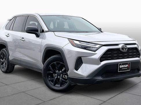 Used 2025 Toyota RAV4 LE image 2