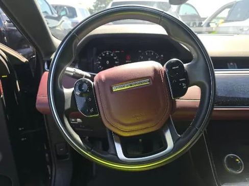 Used 2020 Land Rover Range Rover Evoque SE image 12