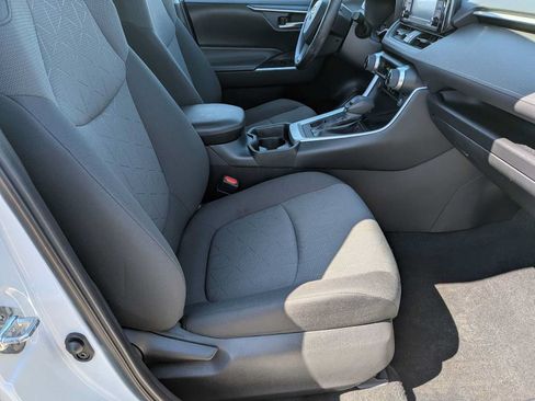 Used 2020 Toyota RAV4 XLE AWD/4WD image 20