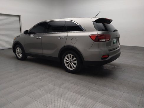 Used 2019 Kia Sorento LX image 5