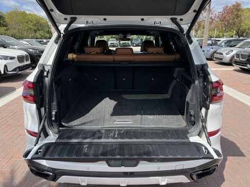 Used 2022 BMW X5 xDrive40i w/ M Sport Package image 32
