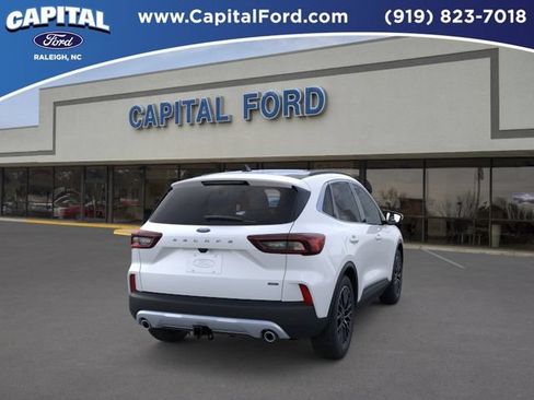 New 2025 Ford Escape SE w/ PHEV Premium Package FWD image 8