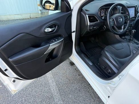 Used 2019 Jeep Cherokee High Altitude image 8