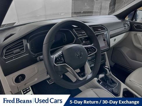 Used 2022 Volkswagen Tiguan SEL R-Line AWD/4WD image 11