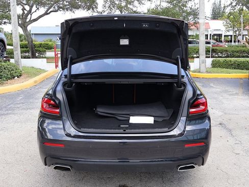 Used 2023 BMW 530e w/ Premium Package image 20