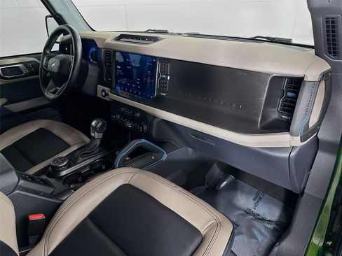 Used 2023 Ford Bronco Wildtrak AWD/4WD image 28