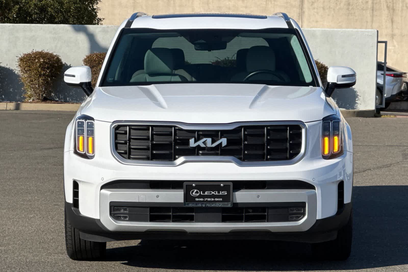 Used 2024 Kia Telluride SX Prestige w/ Towing Package AWD/4WD image 10