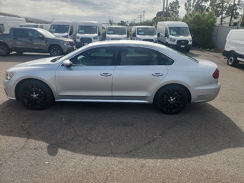 Used 2017 Volkswagen Passat 1.8T SE FWD image 9