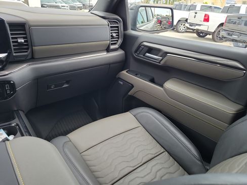 Used 2024 Chevrolet Silverado 1500 ZR2 w/ ZR2 Bison Edition AWD/4WD image 17