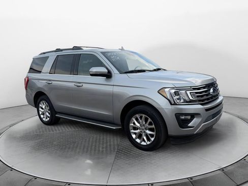 Used 2020 Ford Expedition XLT w/ Equipment Group 202A RWD image 2
