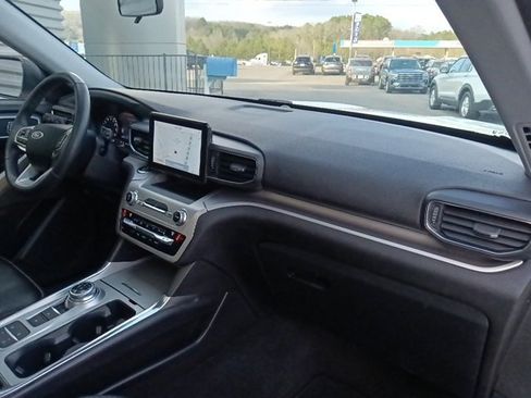 Used 2021 Ford Explorer XLT w/ Equipment Group 202A image 36