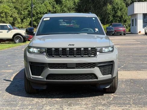 New 2027 Jeep Grand Cherokee Altitude AWD/4WD image 27
