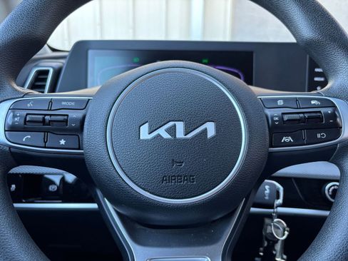 Used 2025 Kia Sportage LX image 27