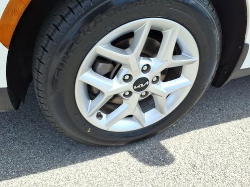 Used 2022 Kia Soul LX w/ Technology Package FWD image 15