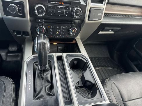 Used 2015 Ford F150 Lariat image 20