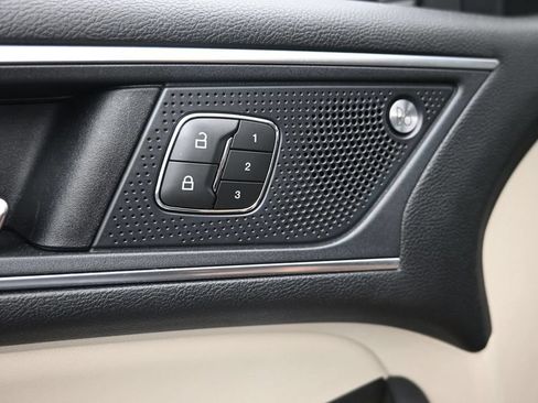 Used 2019 Ford Edge Titanium AWD/4WD image 19