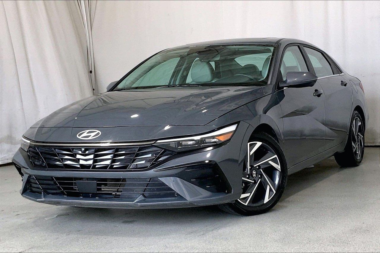 Used 2024 Hyundai Elantra Limited FWD image 12