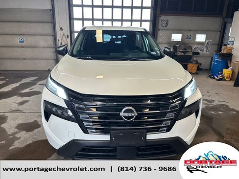 Used 2024 Nissan Rogue S image 9