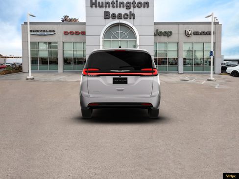 New 2026 Chrysler Pacifica Select FWD image 6
