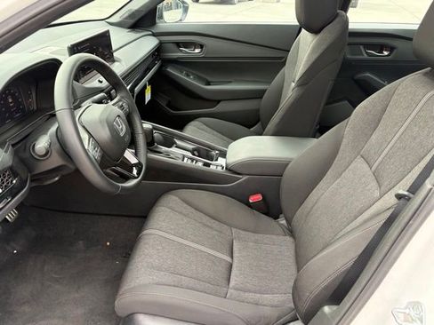 Used 2025 Honda Accord Sport image 9