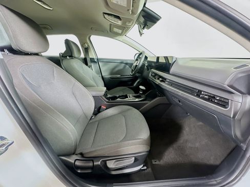 Used 2025 Kia K4 LXS image 29