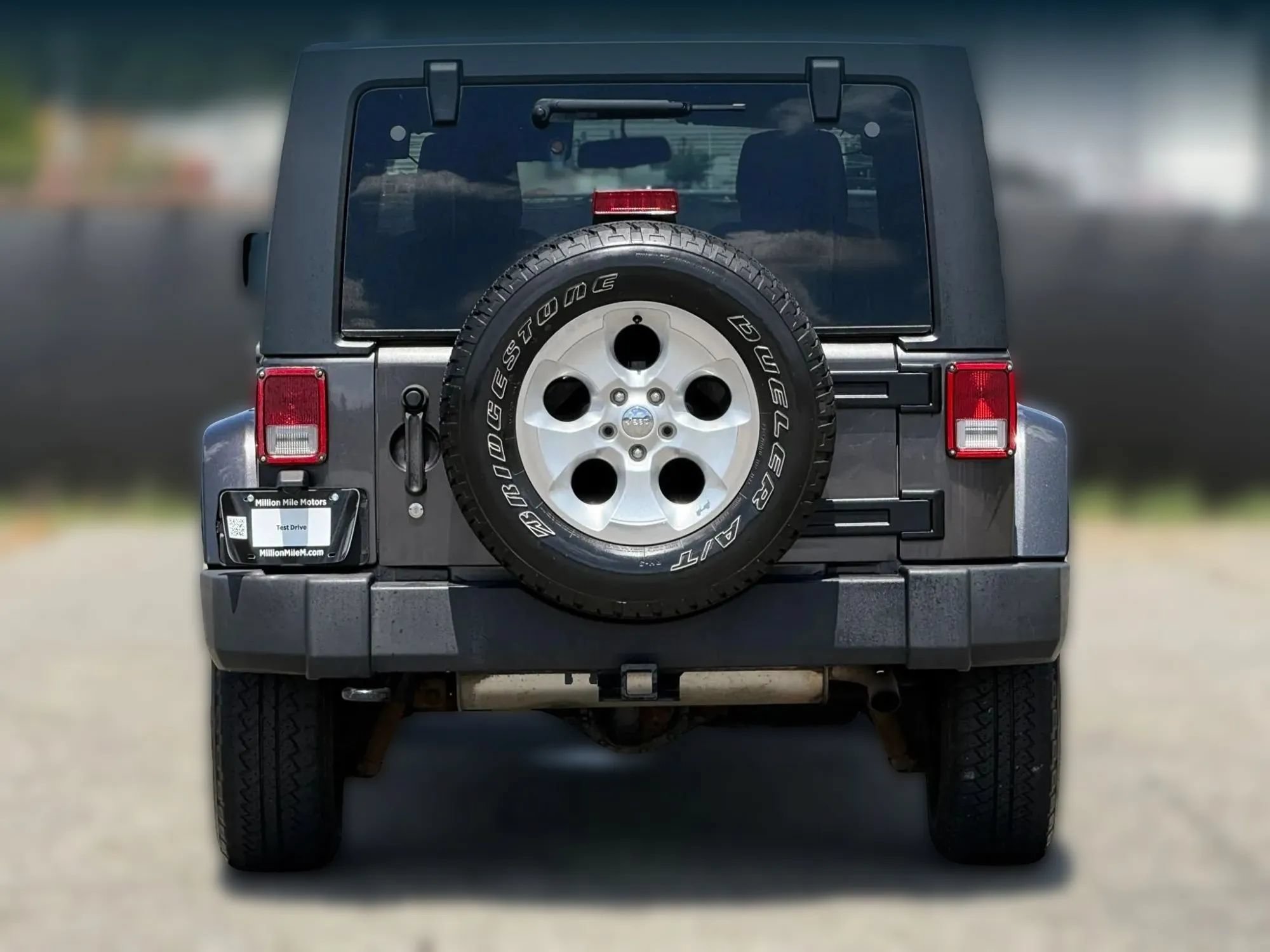 Used 2014 Jeep Wrangler Unlimited Sahara w/ Connectivity Group AWD/4WD image 4