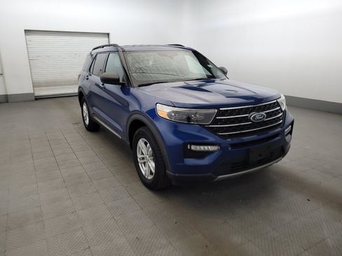 Used 2020 Ford Explorer XLT w/ Equipment Group 202A AWD/4WD image 13