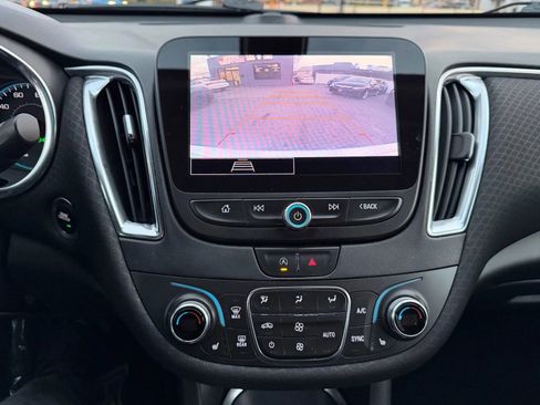 Used 2021 Chevrolet Malibu LT image 14