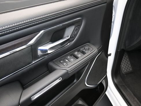 Used 2025 RAM 1500 Laramie image 12