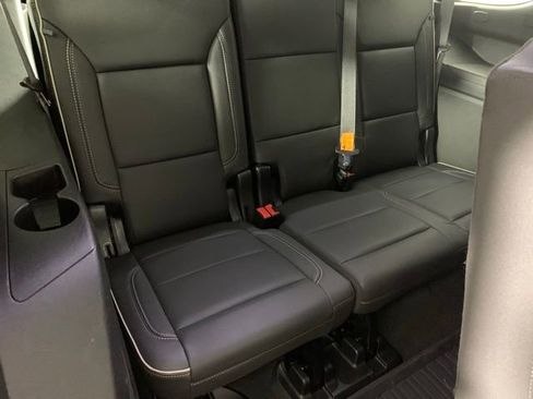 Used 2023 GMC Yukon SLT image 28