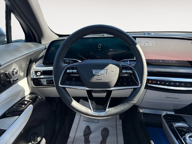 Used 2024 Cadillac Lyriq Luxury w/ LPO, Floor Liner Package AWD/4WD image 12