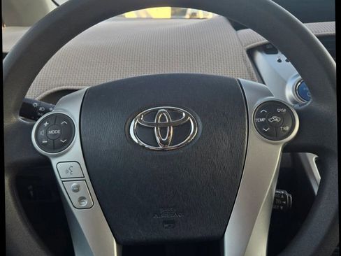 Used 2012 Toyota Prius V Three image 20