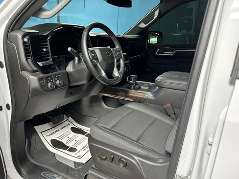 Used 2025 Chevrolet Silverado 1500 RST w/ Convenience Package II AWD/4WD image 14