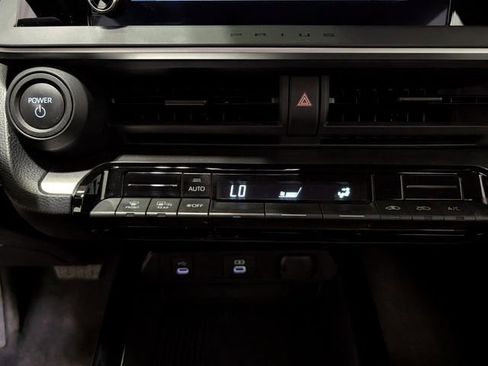 Used 2025 Toyota Prius LE image 21