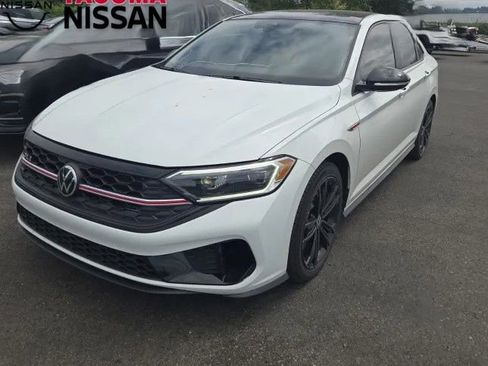 Used 2022 Volkswagen Jetta GLI Autobahn FWD image 2