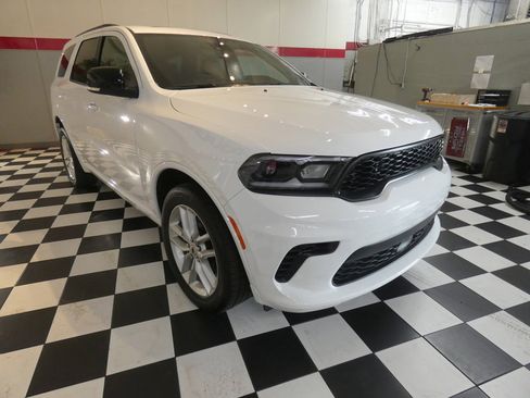 Used 2024 Dodge Durango GT image 3