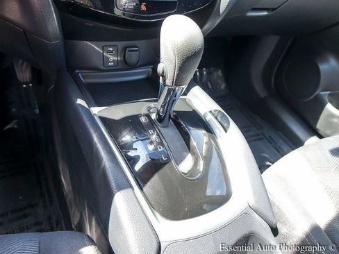 Used 2016 Nissan Rogue S w/ Appearance Package FWD image 16