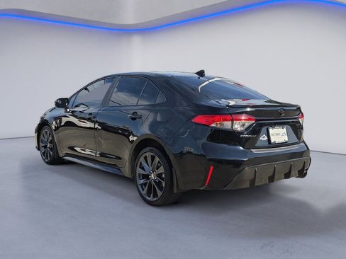 Used 2025 Toyota Corolla SE FWD image 3