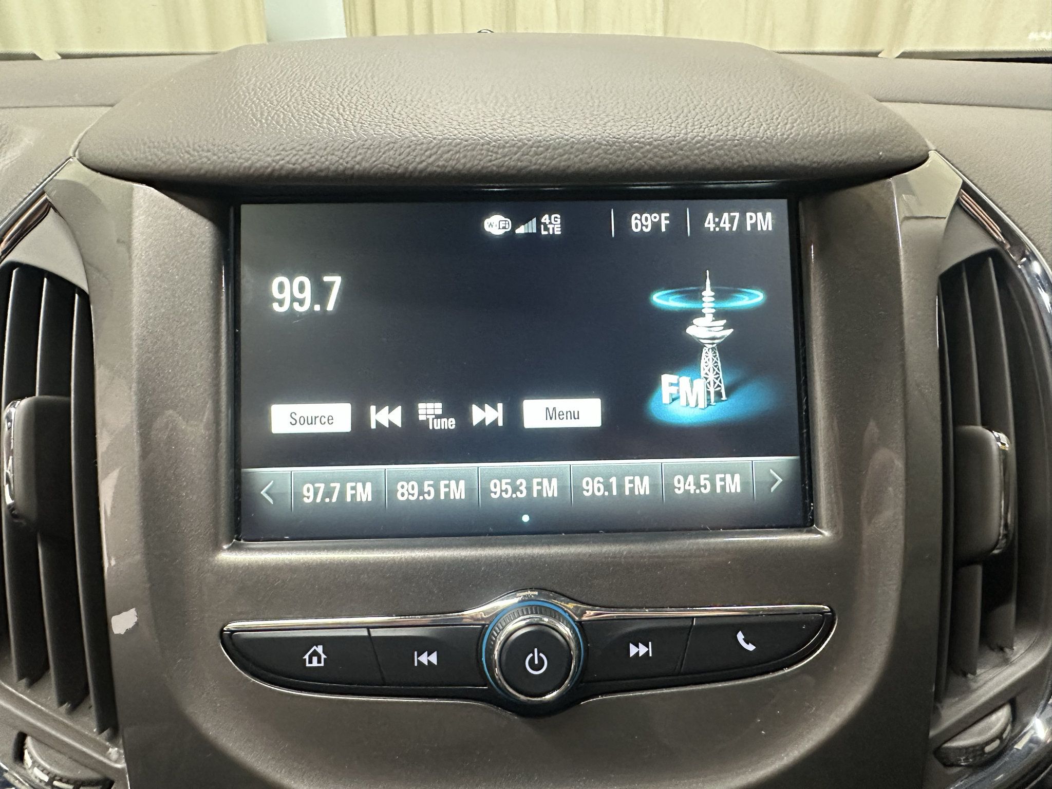 Certified 2018 Chevrolet Cruze LT w/ Convenience Package FWD image 26