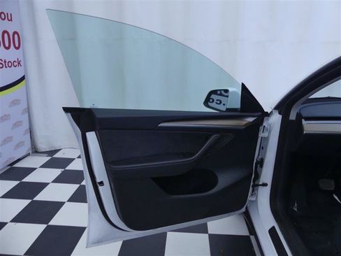 Used 2023 Tesla Model Y Long Range AWD/4WD image 23